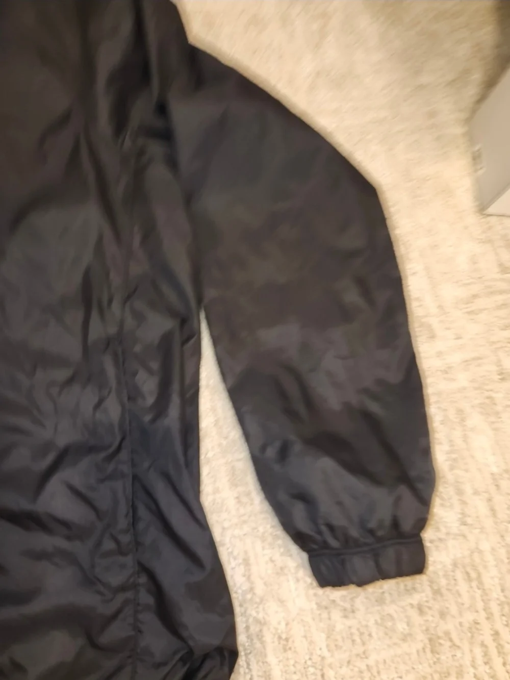 Nike Black Windbreaker Water Resistant Hooded Jacket Embroidered Swoosh Medium